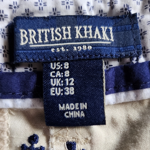 Khaki embroidered tailored shorts - Picture 12 of 16